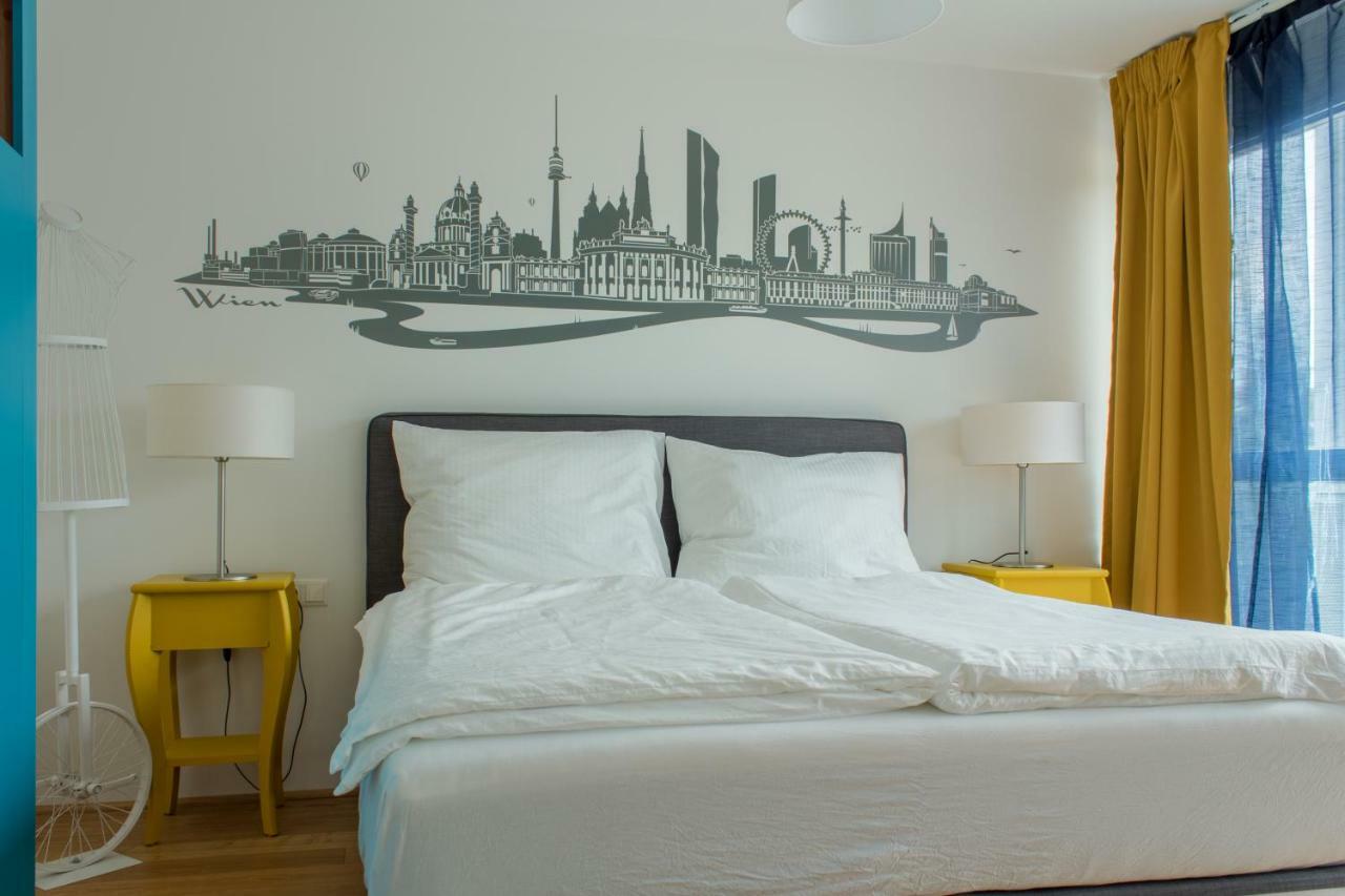 Yellow Flower Apartment With Pool - 5 Min To Lake فيينا المظهر الخارجي الصورة